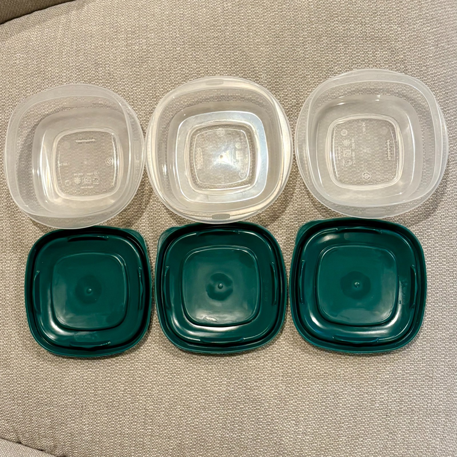 Rubbermaid Set of 3 Servin’ Savers – 1.25 cups size – Dark Green Lids