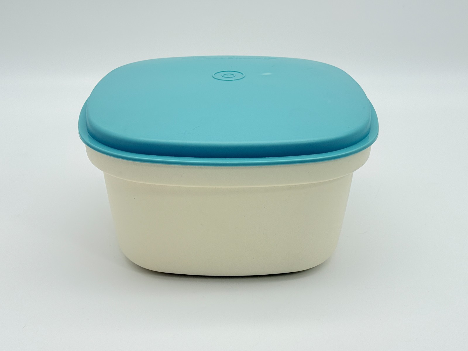 3 Quart TUPPERWARE Almond Steam N Store Steamer #888 Strainer with Blue Lid #889