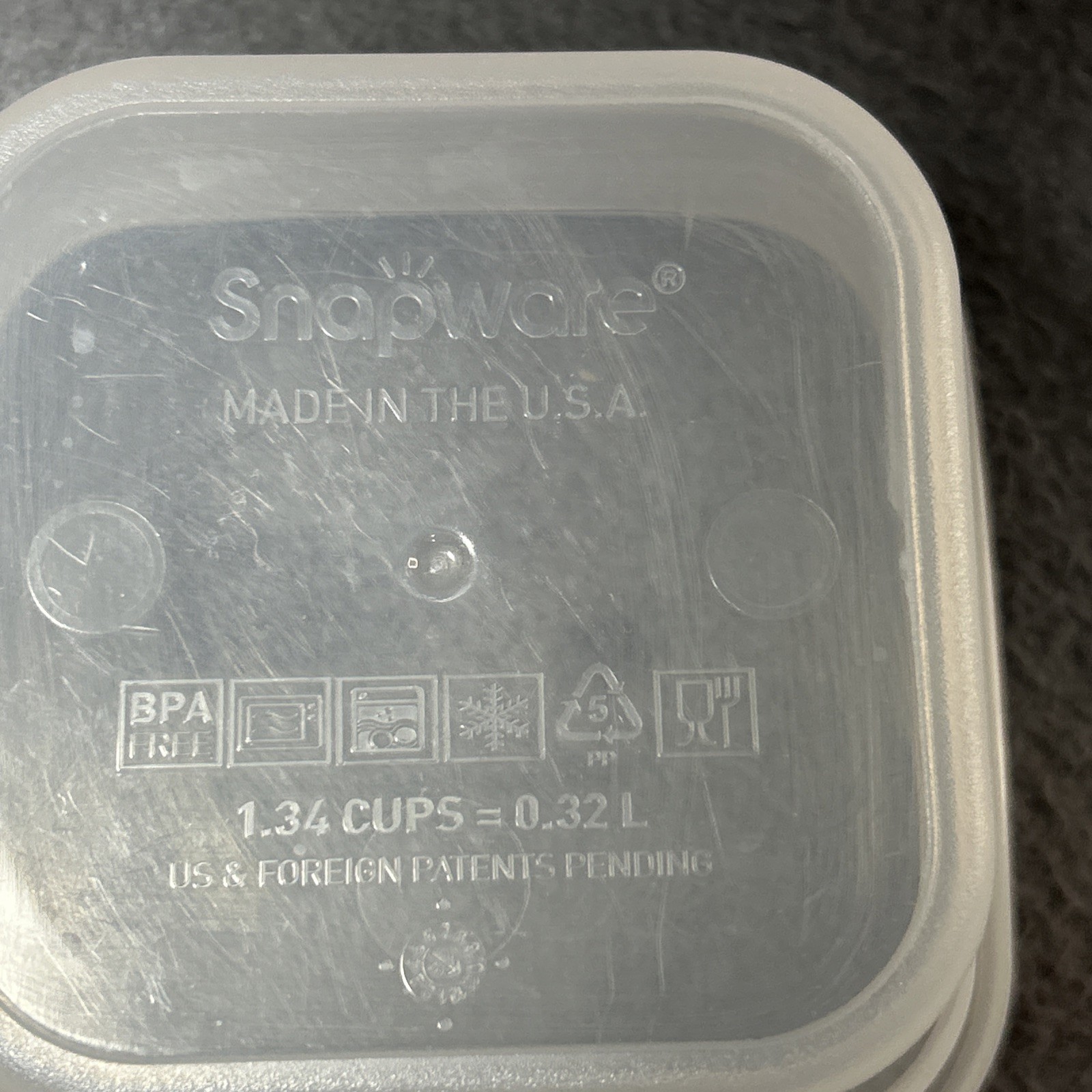 Snapware Small Square Plastic Food Storage Containers Set 1.34 Cups 4″ With Lids