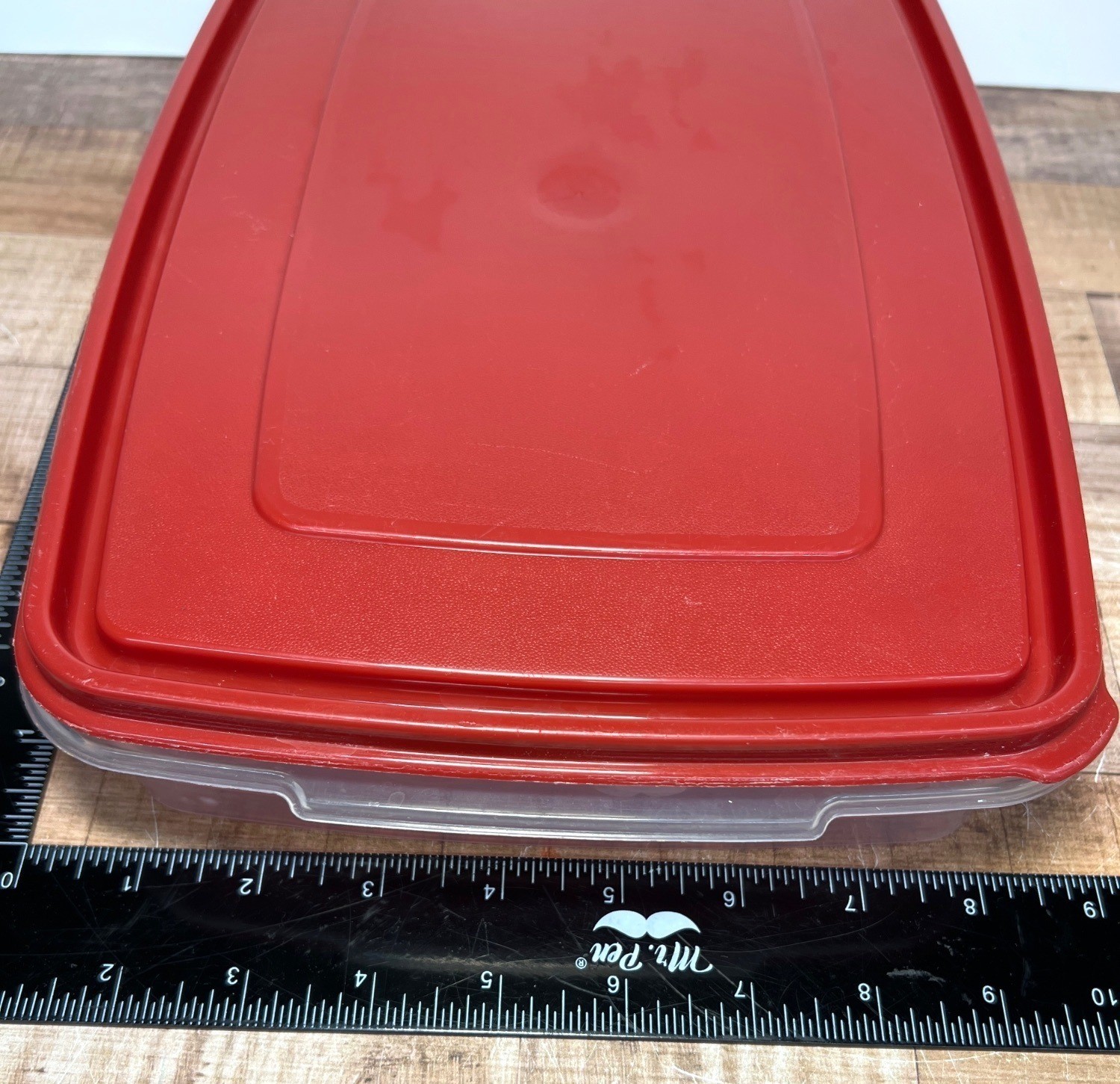 Rubbermaid Red Plastic Deviled Egg Storage Container With Lid – Holds 24 Eggs