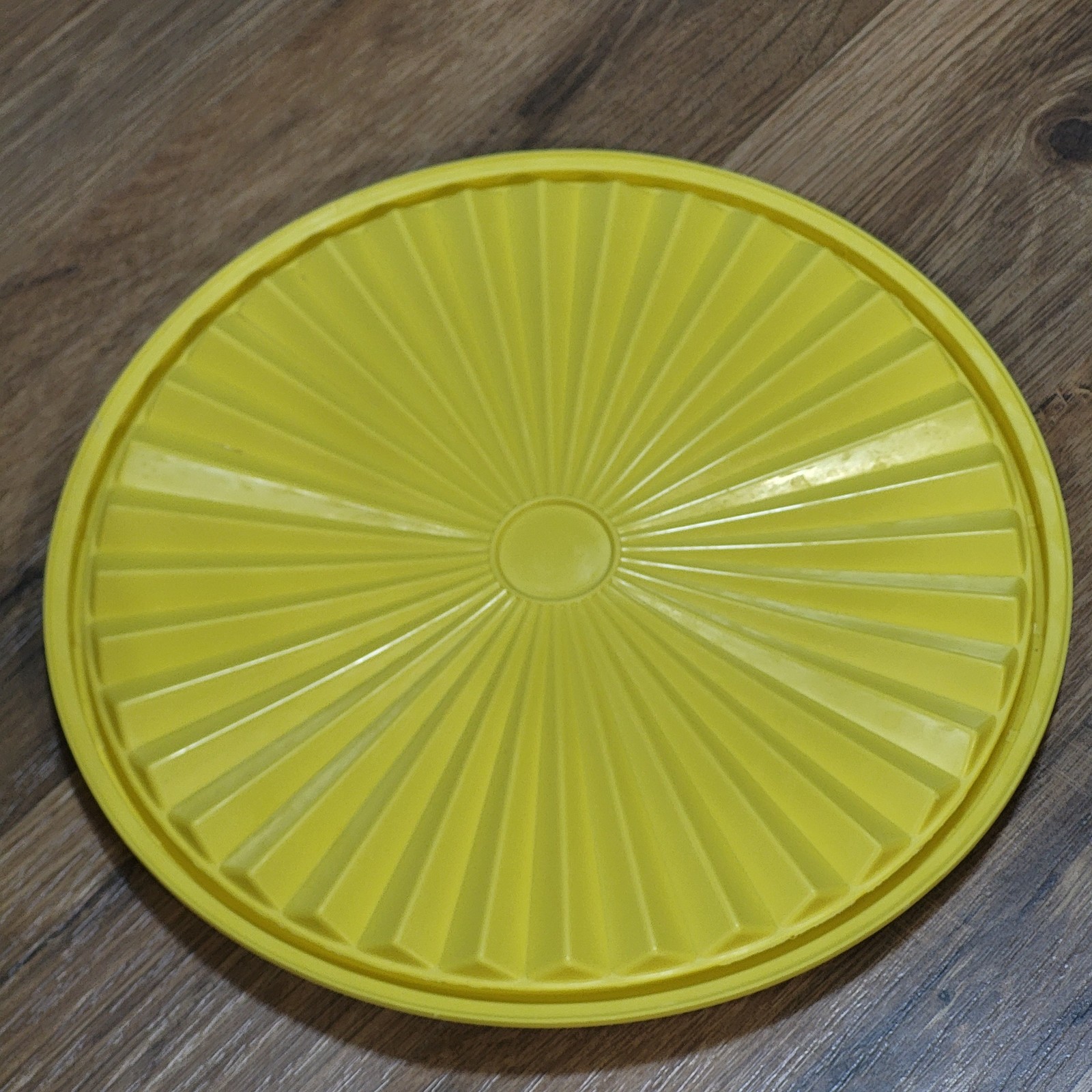 Vintage Tupperware Yellow Round Servalier Storage Container 1204-13 Lid 1205-5