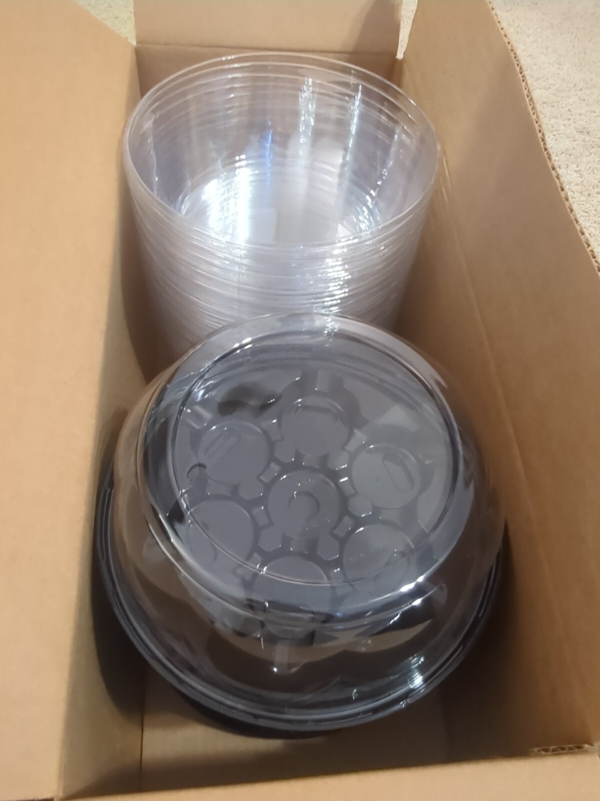 Pactiv cupcake containers Round Meal Prep, holds 7 cupcakes with lids 25 count
