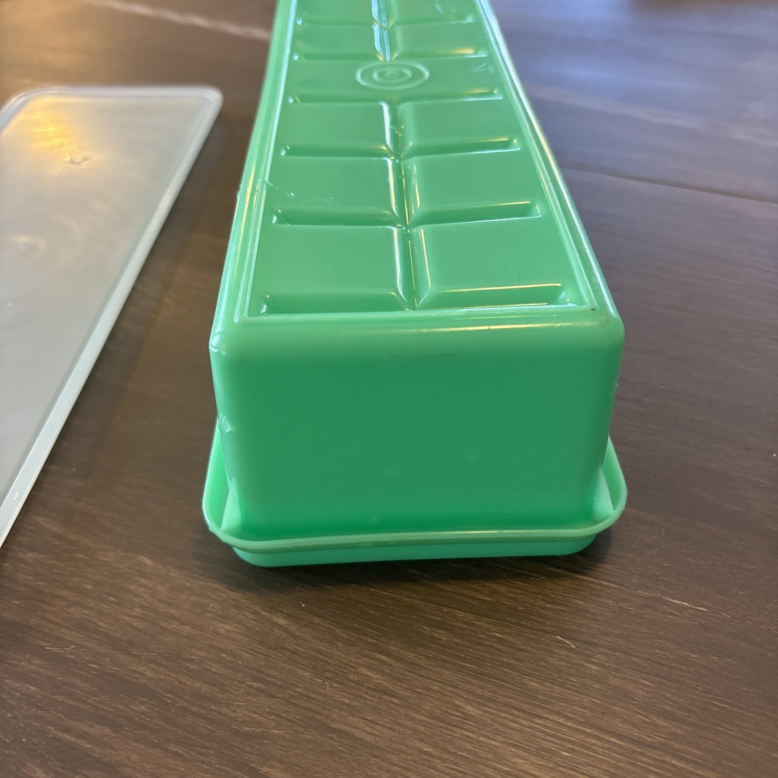 Vintage Tupperware 892 celery vegetable storage container w/grid bottom & Lid
