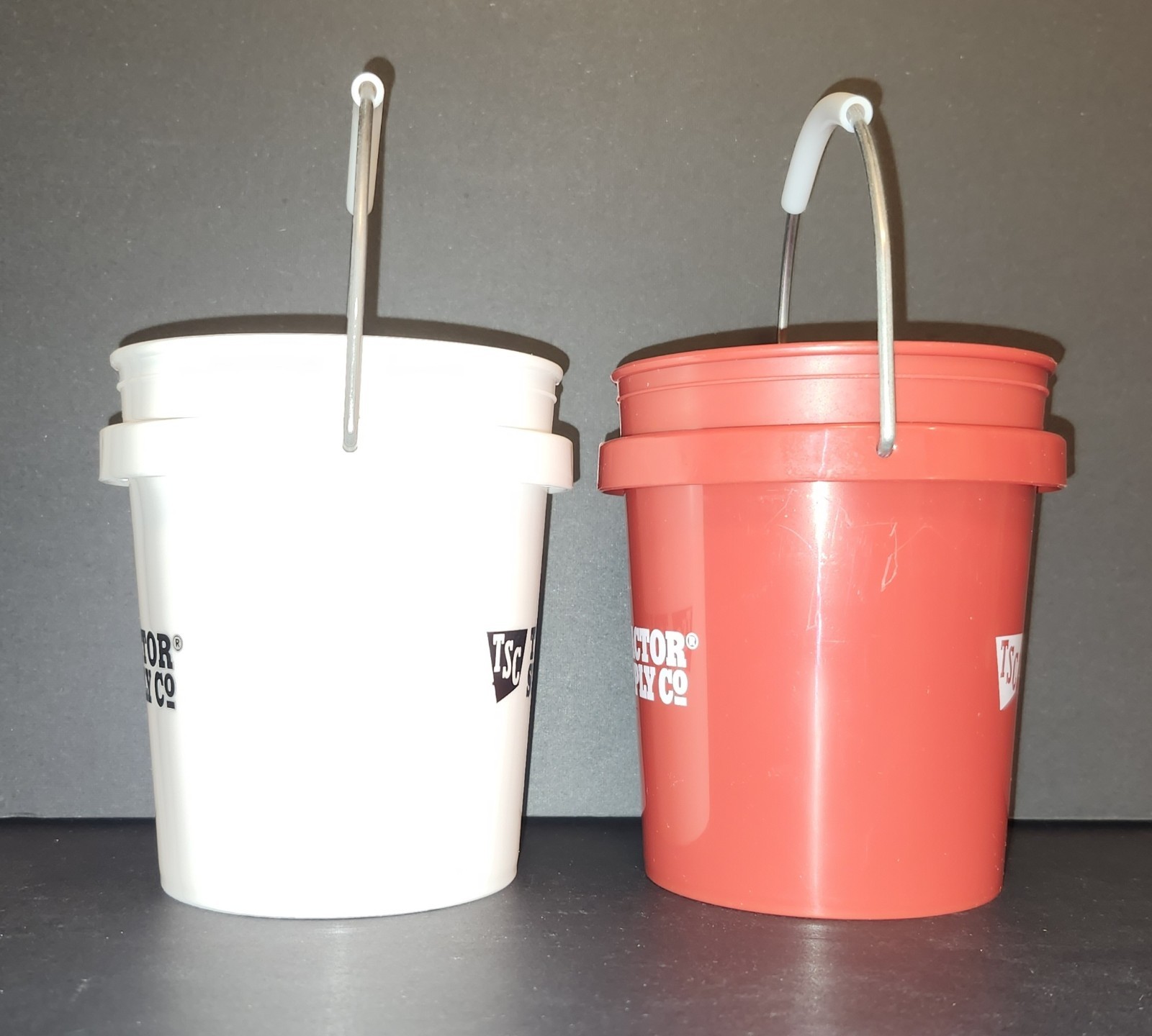 MINI BUCKETS-TSC Tractor Supply Co Mini Buckets 0.4Q, Red and White NEW Set Of 2